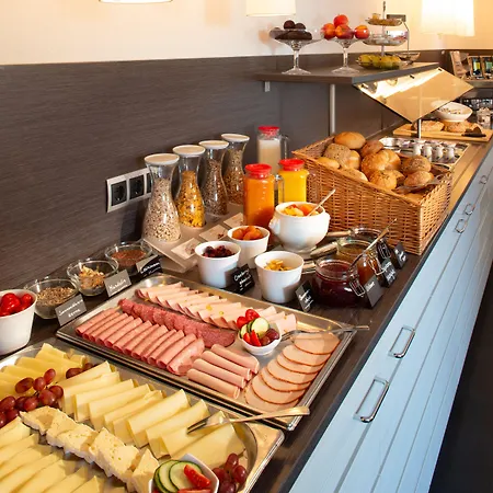 Hotel Bergers Airporthotel Memmingen 3*